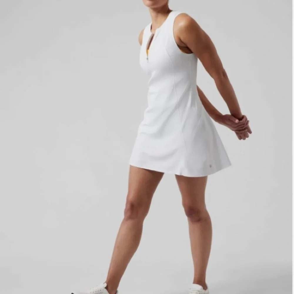 Athleta Advantage Dress White Pleated Tennis Golf Dress with Shorts Large